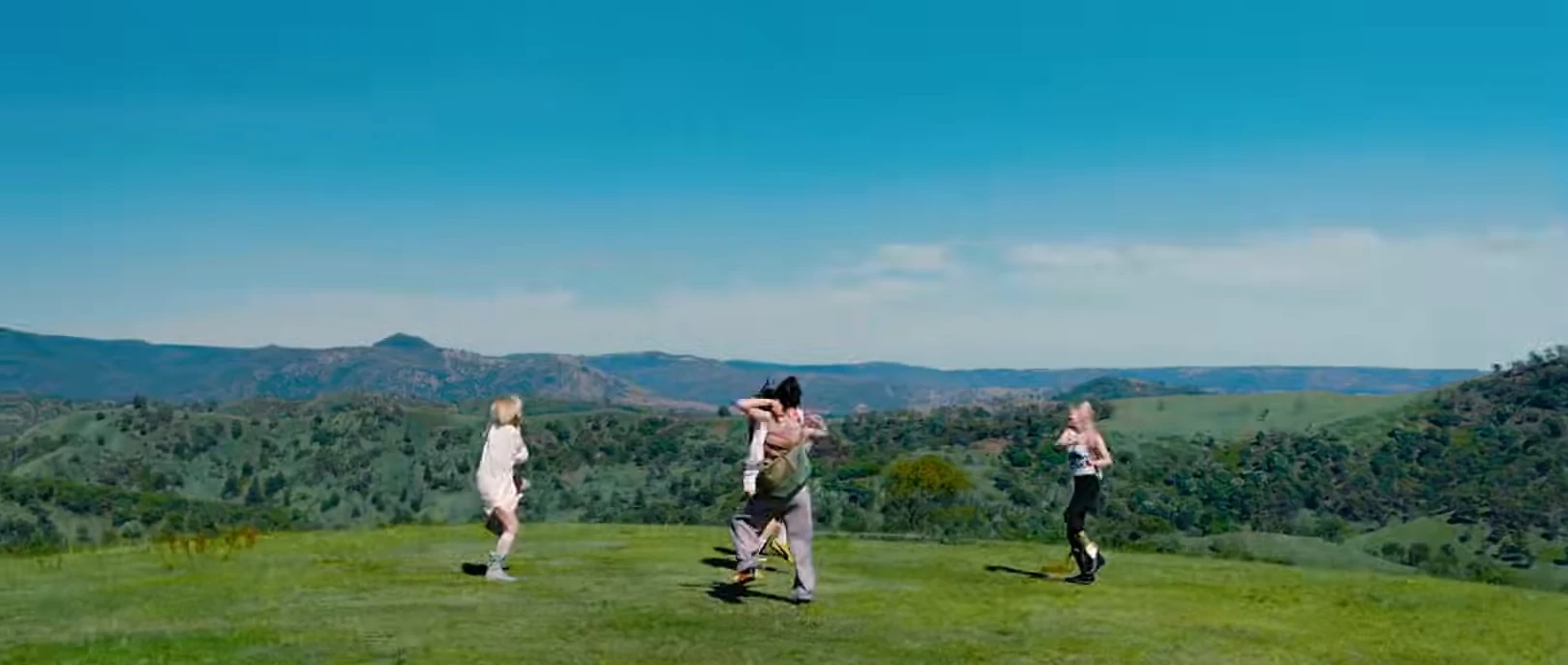 에스테틱을 입는 케이팝 image12