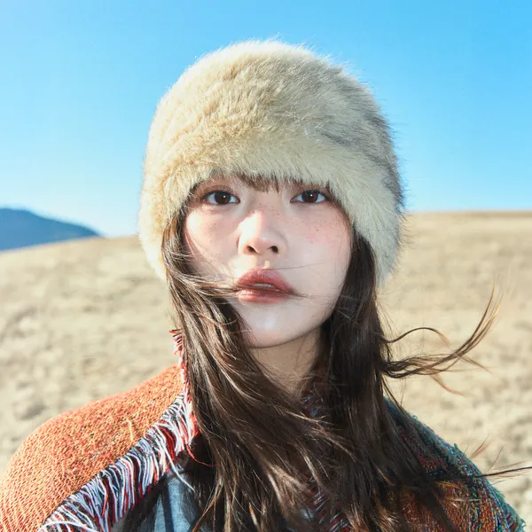 album cover art of Traveler by 예빛