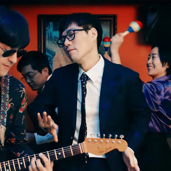 main image of 안녕의 온도는 왜 우에다 쇼지의 모래언덕을 닮았을까