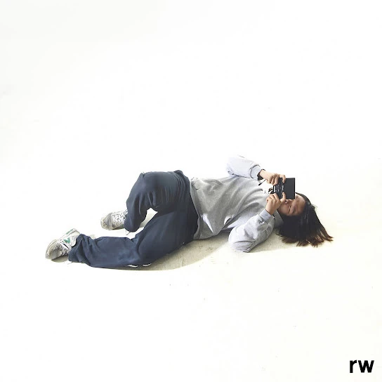 cover image of 키라라 <moves>